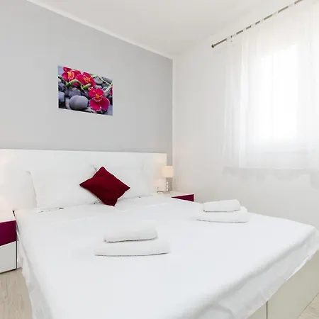 Mavarstica 17803a * Trogir