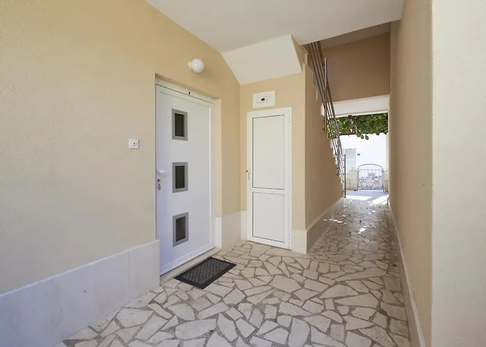 Mavarstica 17803a Apartament