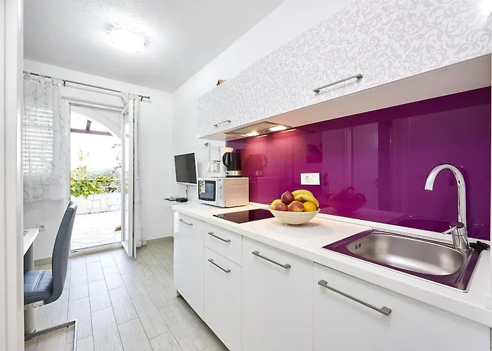 Appartement Mavarstica 17803a *