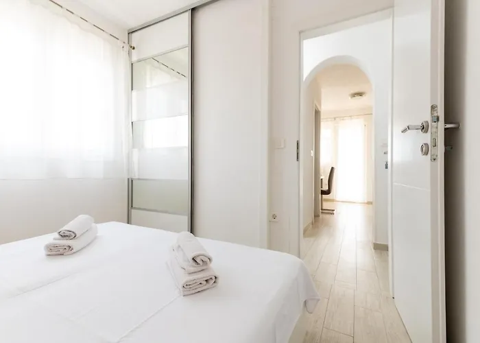 Appartement Mavarstica 17803a