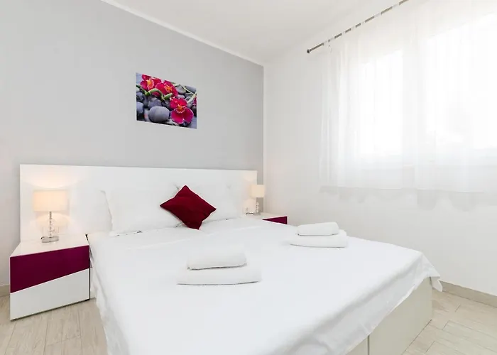 Mavarstica 17803a * Trogir